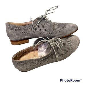 Pertini gray suede loafers size 6